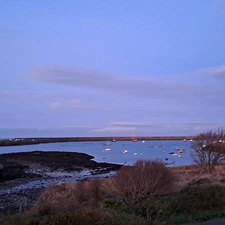 Boathouse Hotel Holyhead Eksteriør bilde