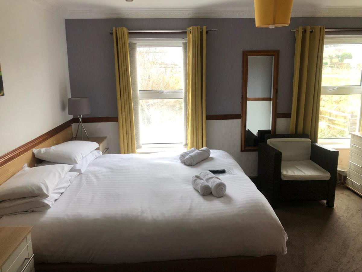 Boathouse Hotel Holyhead Eksteriør bilde