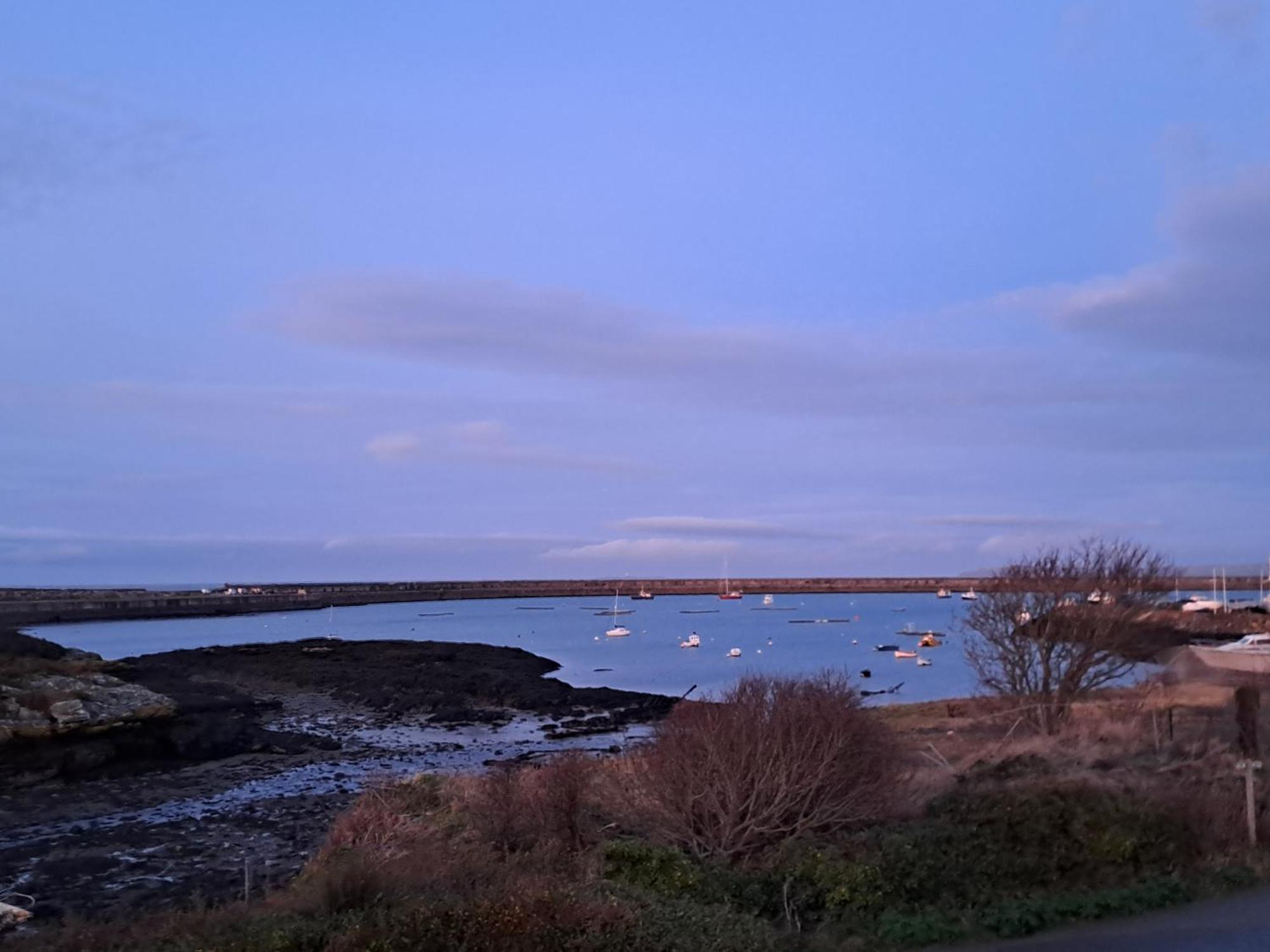 Boathouse Hotel Holyhead Eksteriør bilde