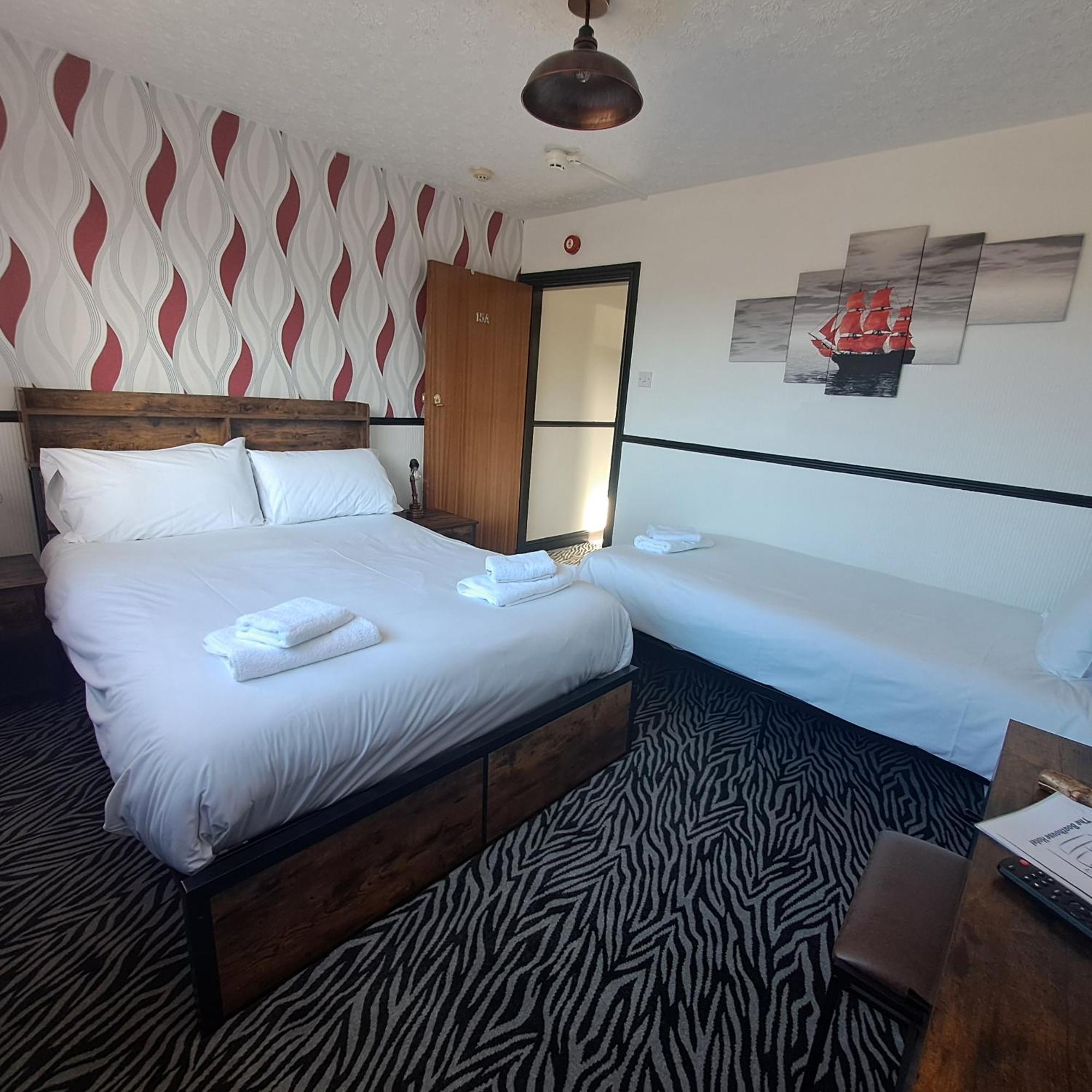 Boathouse Hotel Holyhead Eksteriør bilde