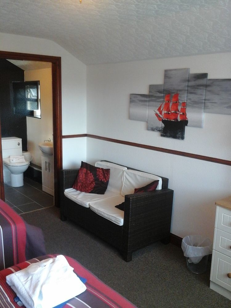 Boathouse Hotel Holyhead Eksteriør bilde